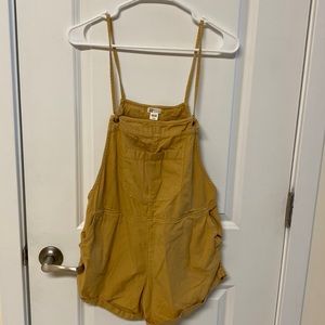 Billabong shorts overalls Size M